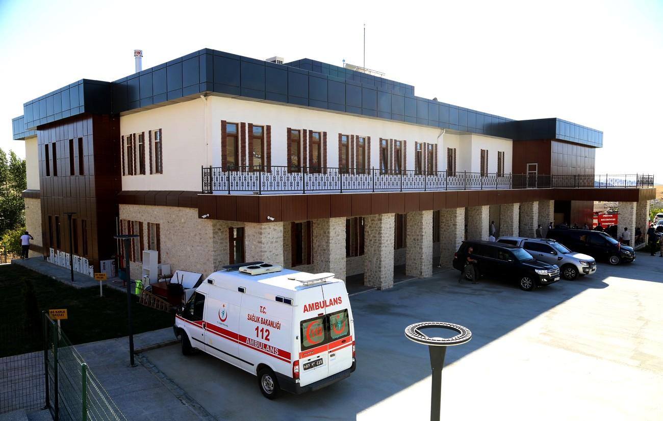 Pertek le Devlet Hastanesi